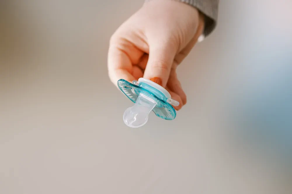 Lifestyle_PreVent_printed_shield_teal_lion_4